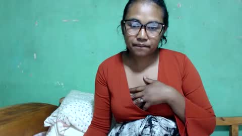 Snapshot of miagracyh88 chatting on 24, 9, 2025 miagracyh88 online show from 24, 9, 2025