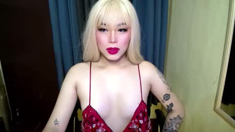 Snapshot of miah_here chatting on 27, 9, 2025 Miah online show from 27, 9, 2025