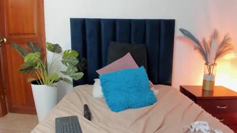 miahertz online show from 16, 9, 2025