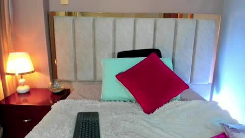 miahertz online show from 9, 11, 2025