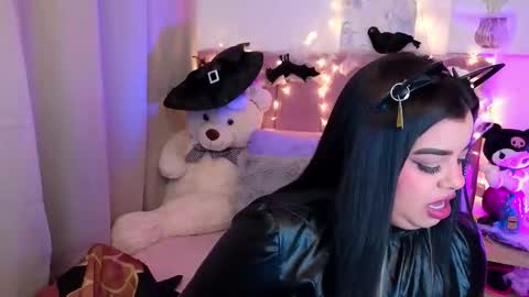 Miah Joness online show from 31, 10, 2025