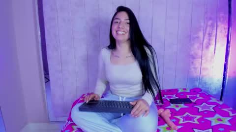 Mia online show from 6, 3, 2026