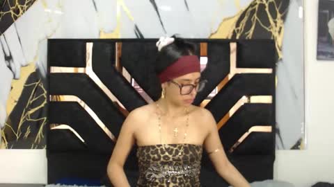 Snapshot of miahotcs chatting on 9, 5, 2026 miahotcs online show from 9, 5, 2026
