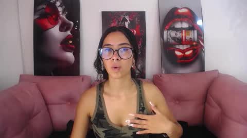 Snapshot of miahotcs chatting on 24, 5, 2026 miahotcs online show from 24, 5, 2026