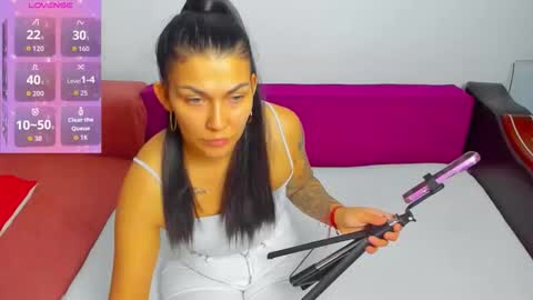 Snapshot of miakittyy chatting on 5, 10, 2025 Mia Kittyy online show from 5, 10, 2025