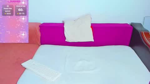 Snapshot of miakittyy chatting on 6, 10, 2025 Mia Kittyy online show from 6, 10, 2025