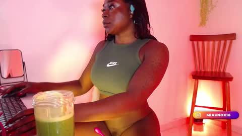 Mia online show from 5, 3, 2025