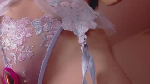 Mia online show from 8, 2, 2026