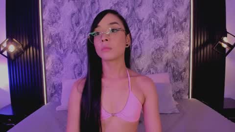 Mia Larouse online show from 23, 3, 2026