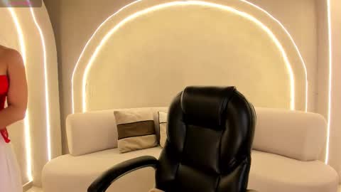 Call me Mia  online show from 2, 2, 2026