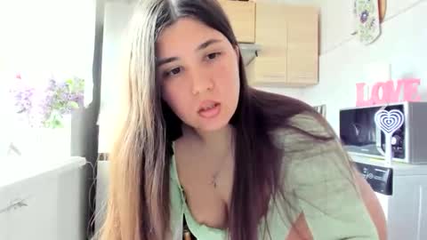 Snapshot of miamarrone chatting on 10, 5, 2026 MiaMarrone online show from 10, 5, 2026
