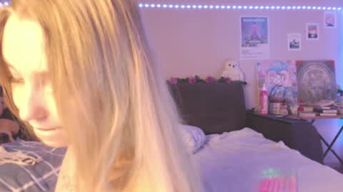 Mia online show from 20, 12, 2024