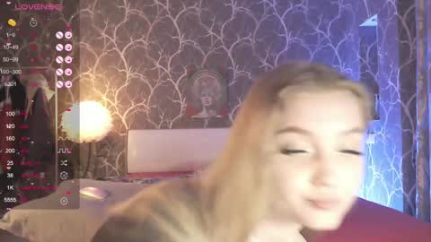 Mia online show from 12, 4, 2026