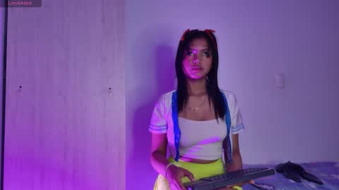 Mia Miller online show from 8, 11, 2025