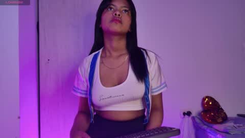 Mia Miller online show from 10, 11, 2025