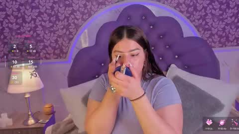 Mia   -5 7001400 Follow  online show from 24, 9, 2025