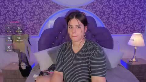 Mia   -5 7001400 Follow  online show from 13, 10, 2025