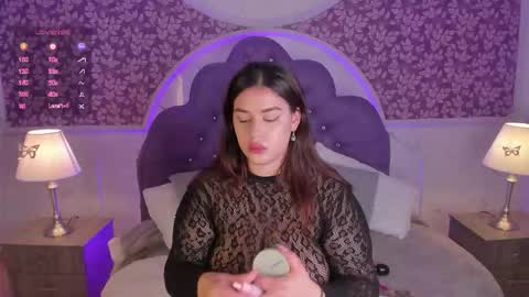 Mia   -5 7001400 Follow  online show from 28, 11, 2025