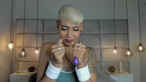 Mia Morgann online show from 8, 2, 2025