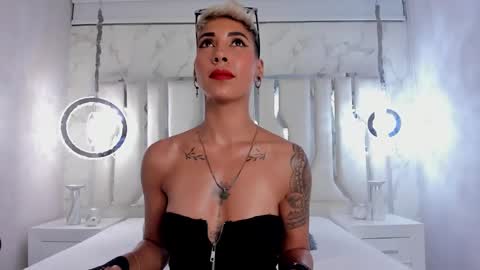 Mia Morgann online show from 21, 2, 2025