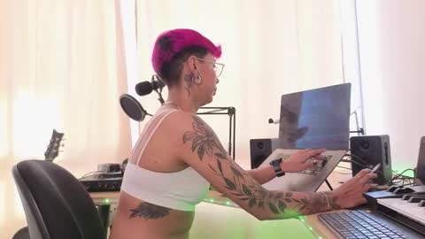 Mia Morgann online show from 14, 12, 2025