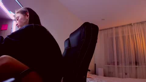 Mia online show from 16, 4, 2026