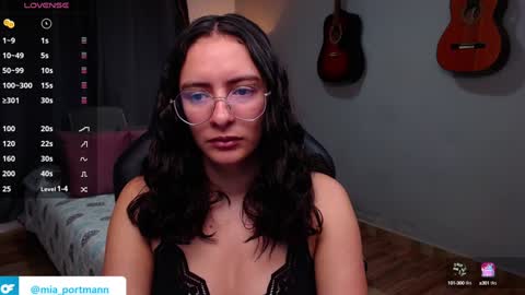Snapshot of miaportman chatting on 31, 12, 2024 MIAPORTMANN online show from 31, 12, 2024