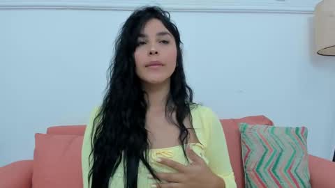 Mia Quevedo online show from 24, 9, 2025