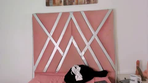 Mia Quevedo online show from 24, 2, 2026