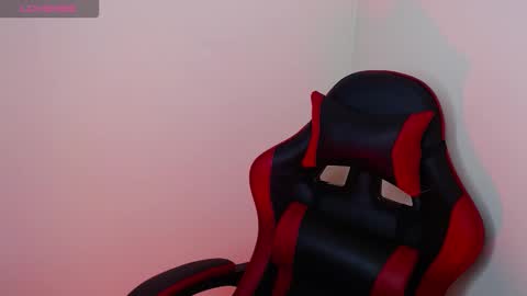 miarobinn_ online show from 15, 9, 2025