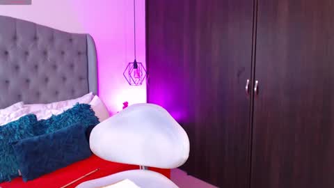 Mia Romanove online show from 7, 2, 2025