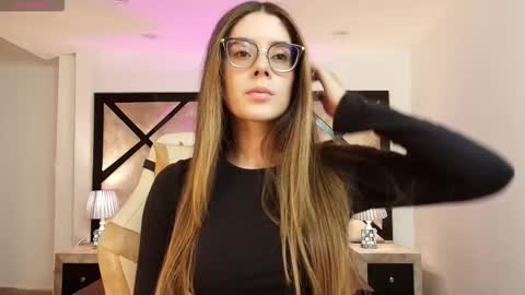 Snapshot of miasilverr chatting on 4, 2, 2026 Mia online show from 4, 2, 2026