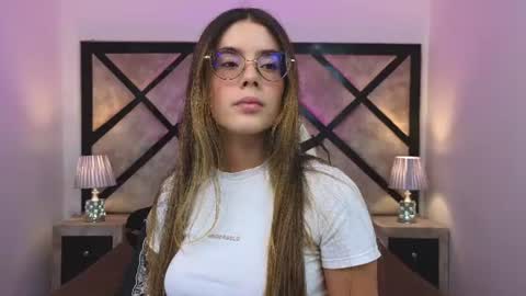 Snapshot of miasilverr chatting on 10, 6, 2026 Mia online show from 10, 6, 2026