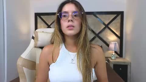 Snapshot of miasilverr chatting on 16, 6, 2026 Mia online show from 16, 6, 2026
