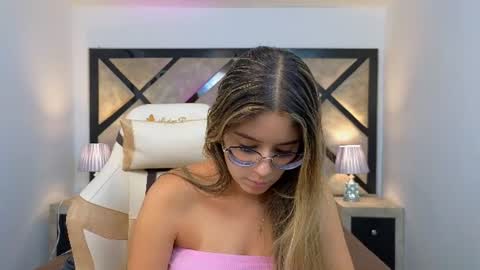 Snapshot of miasilverr chatting on 24, 7, 2026 Mia online show from 24, 7, 2026