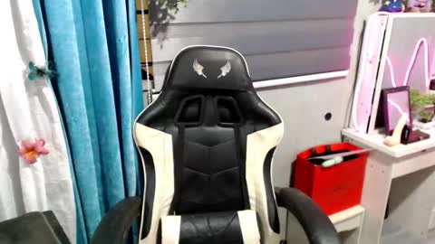 Mia online show from 19, 12, 2025