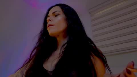 Mia online show from 30, 9, 2025