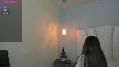 Mia Villalobos online show from 20, 9, 2025