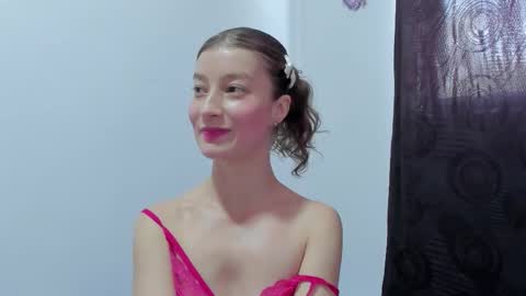 Snapshot of miavolkova_ chatting on 17, 9, 2025 Chloe online show from 17, 9, 2025