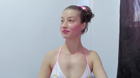 Snapshot of miavolkova_ chatting on 23, 9, 2025 Chloe online show from 23, 9, 2025