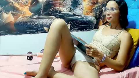 Mia online show from 22, 12, 2025