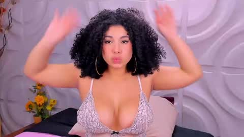 Snapshot of miawoderfull chatting on 6, 1, 2025 Mia online show from 6, 1, 2025