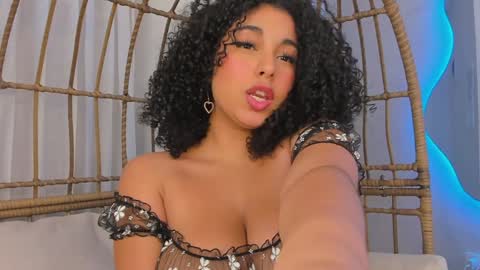 Snapshot of miawoderfull chatting on 5, 2, 2025 Mia online show from 5, 2, 2025