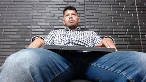 Snapshot of michael_daviss1 chatting on 8, 1, 2025 Michael Daviss online show from 8, 1, 2025