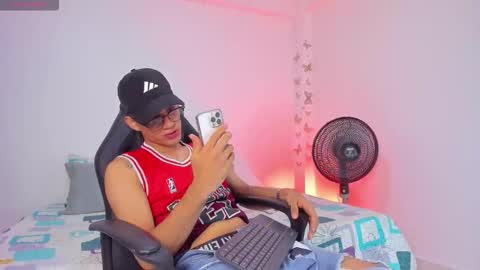Snapshot of michael_jordan_xxx chatting on 23, 10, 2025 JORDAN online show from 23, 10, 2025