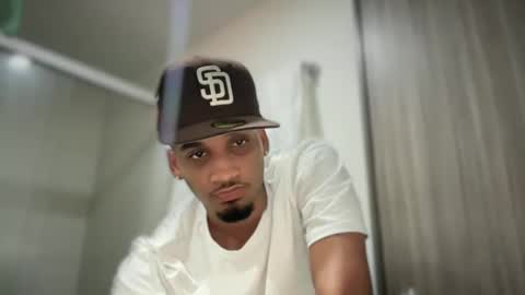 Snapshot of michael_jordanx chatting on 2, 3, 2025 Angel online show from 2, 3, 2025