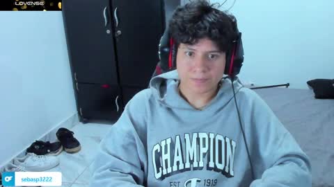 michael independent model  online show from 6, 3, 2025