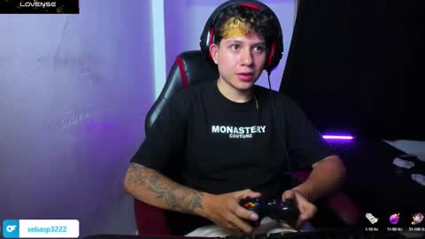 michael independent model  online show from 10, 10, 2025