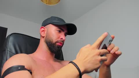 Snapshot of michaelevansx chatting on 17, 12, 2024 MichaelEvansx online show from 17, 12, 2024