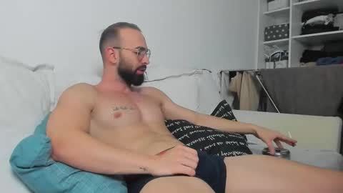 Snapshot of michaelevansx chatting on 9, 10, 2025 MichaelEvansx online show from 9, 10, 2025